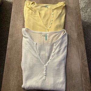 Lot of 2 Old Navy Light weight long sleeves shirts size M